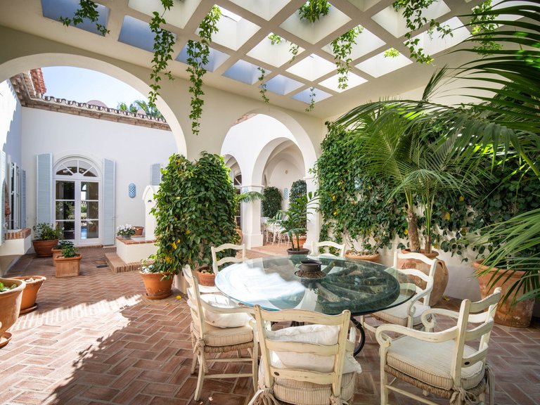 Villa for Sale in The Golden Mile, Malaga 18
