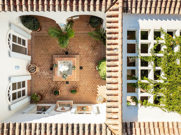 Villa for Sale in The Golden Mile, Malaga 19