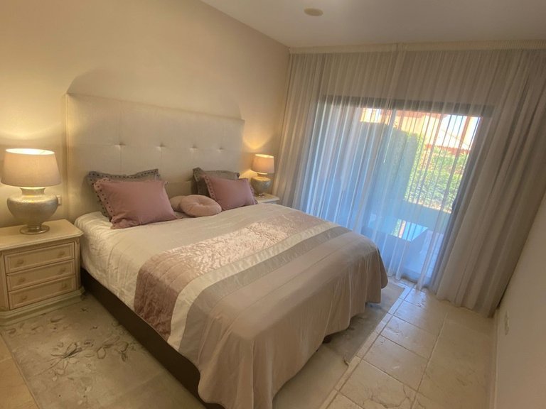 Apartment for Sale in Atalaya, Malaga 10