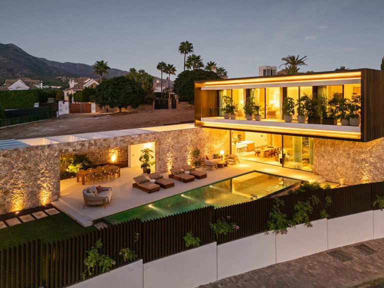 Villa for Sale in Marbella, Malaga 54