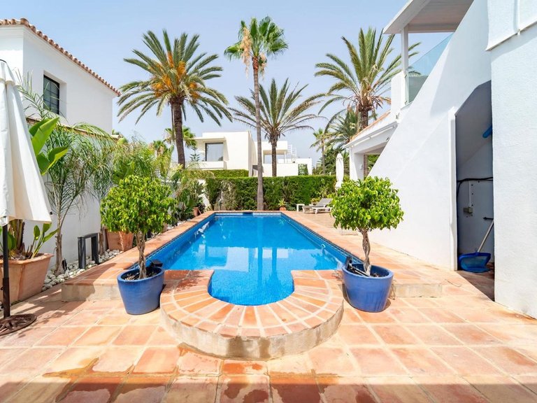 Villa for Sale in Marbesa, Malaga 19
