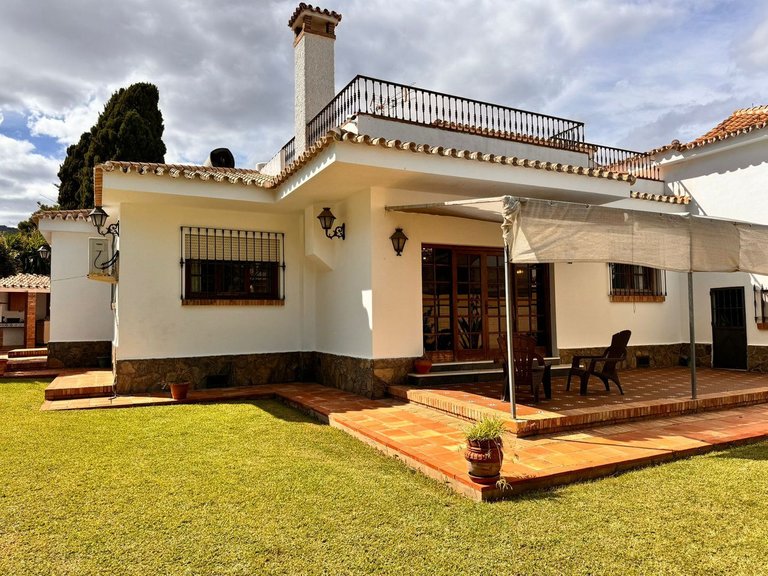 Villa for Sale in Churriana, Malaga 1