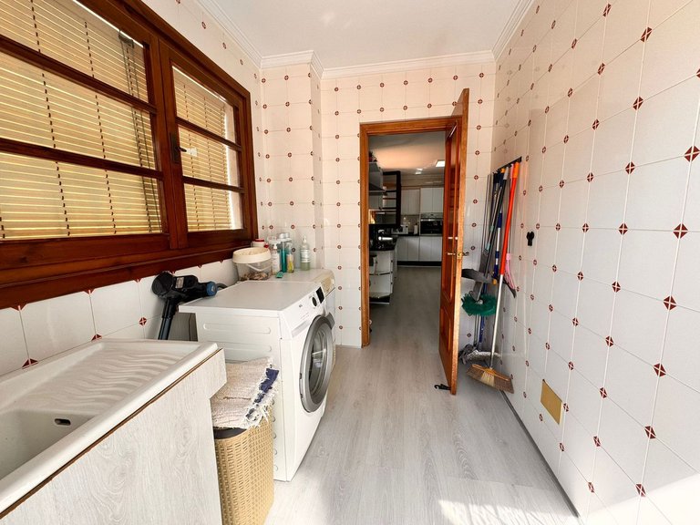 Villa for Sale in Churriana, Malaga 28