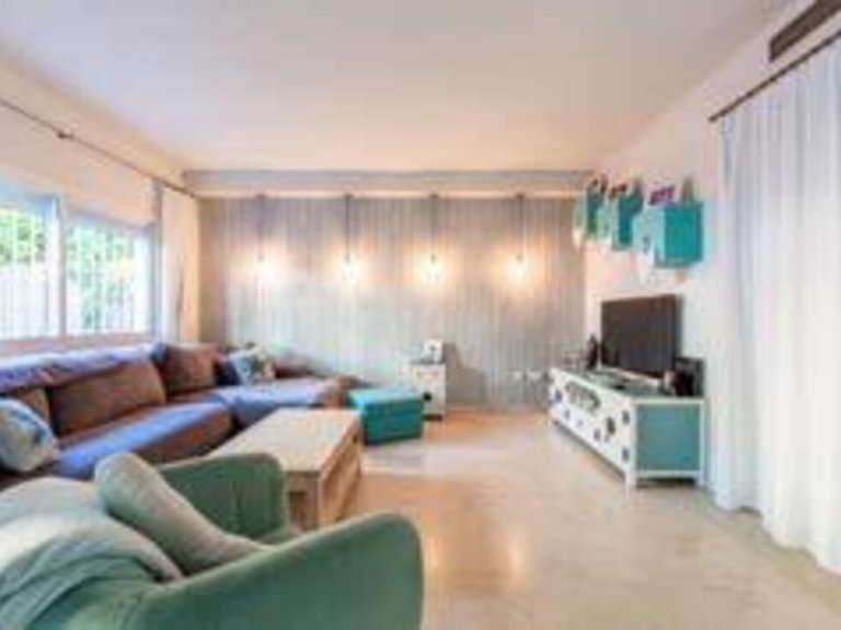 Villa for Sale in San Pedro De Alcántara, Malaga 2
