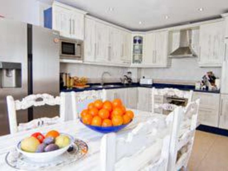Villa for Sale in San Pedro De Alcántara, Malaga 25