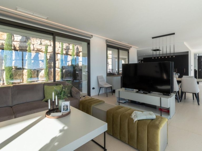 Villa for Sale in Los Arqueros, Malaga 12