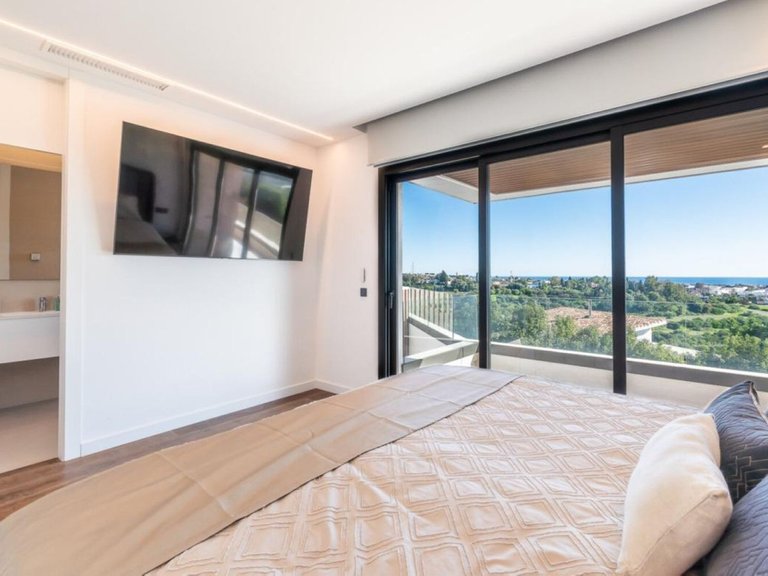 Villa for Sale in Los Arqueros, Malaga 23