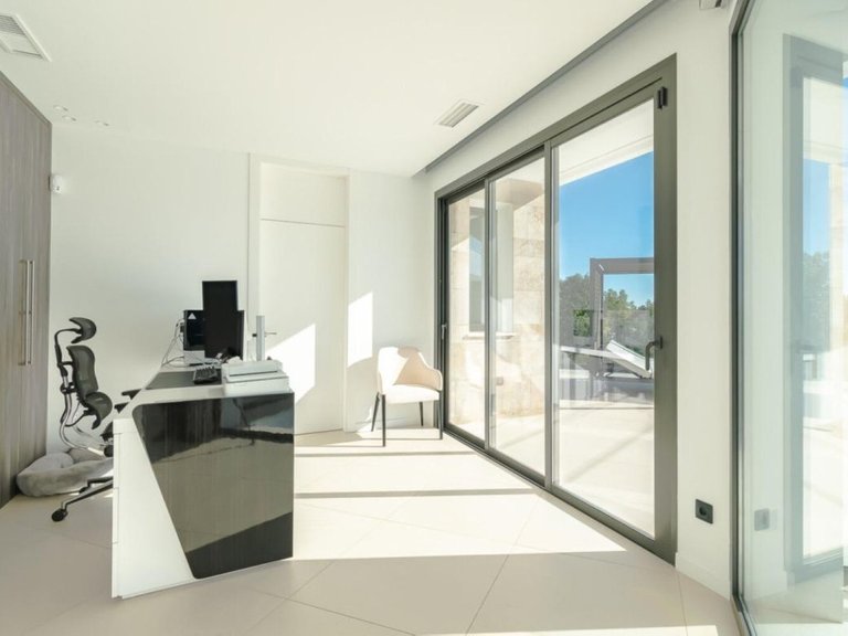 Villa for Sale in Los Arqueros, Malaga 27