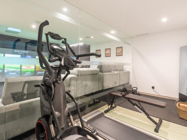 Villa for Sale in Los Arqueros, Malaga 32