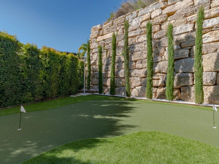 Villa for Sale in Los Arqueros, Malaga 42