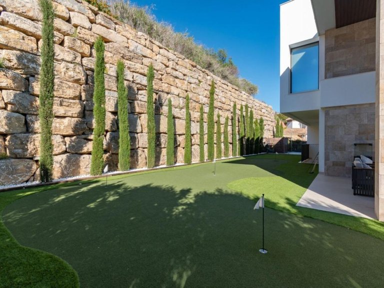 Villa for Sale in Los Arqueros, Malaga 43