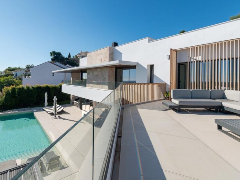 Villa for Sale in Los Arqueros, Malaga 7
