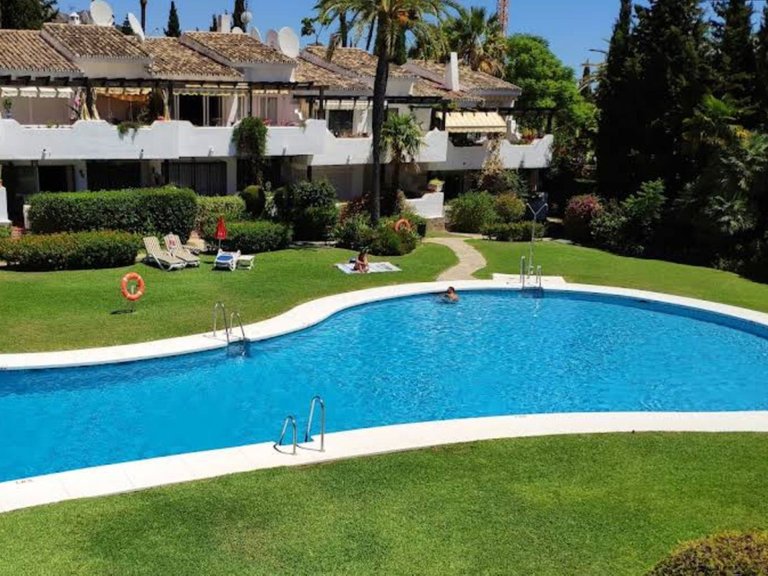 Apartment for Sale in The Golden Mile, Malaga 1
