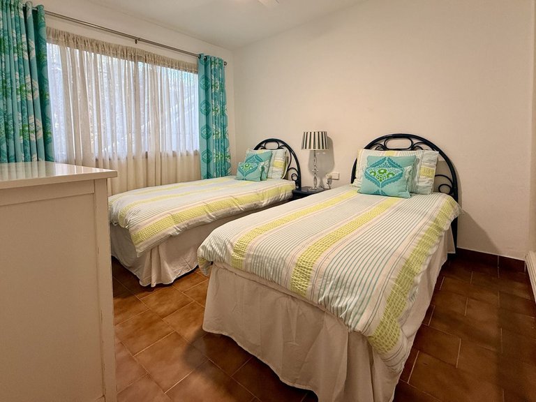Apartment for Sale in The Golden Mile, Malaga 16