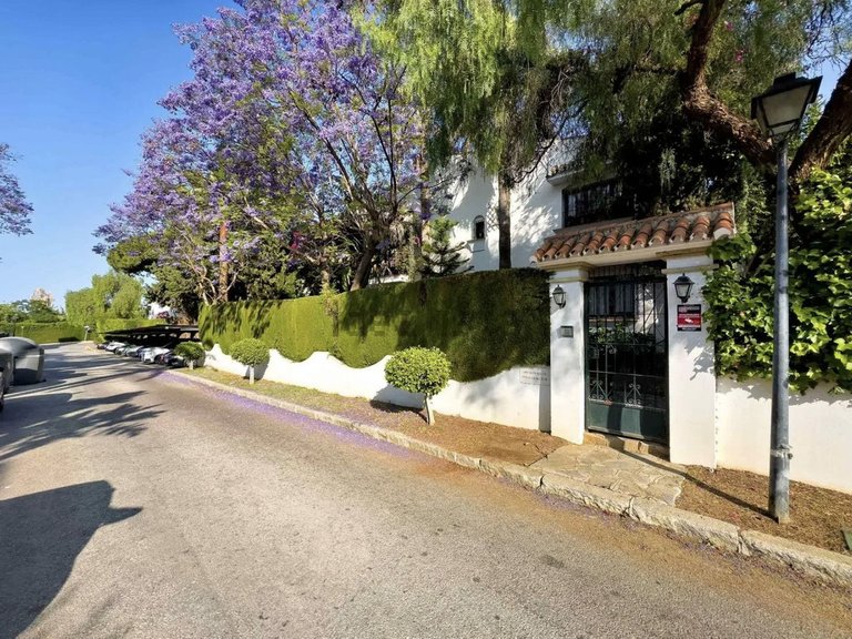 Apartment for Sale in The Golden Mile, Malaga 28