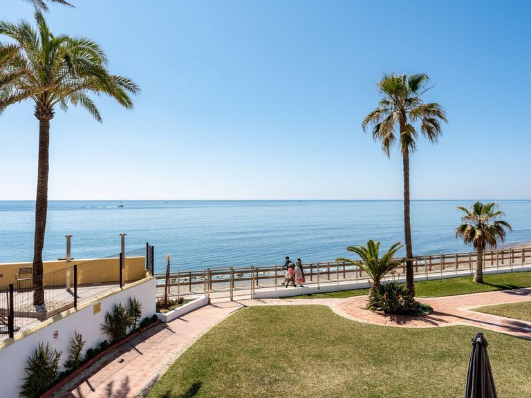 Villa for Sale in Calahonda, Malaga 3