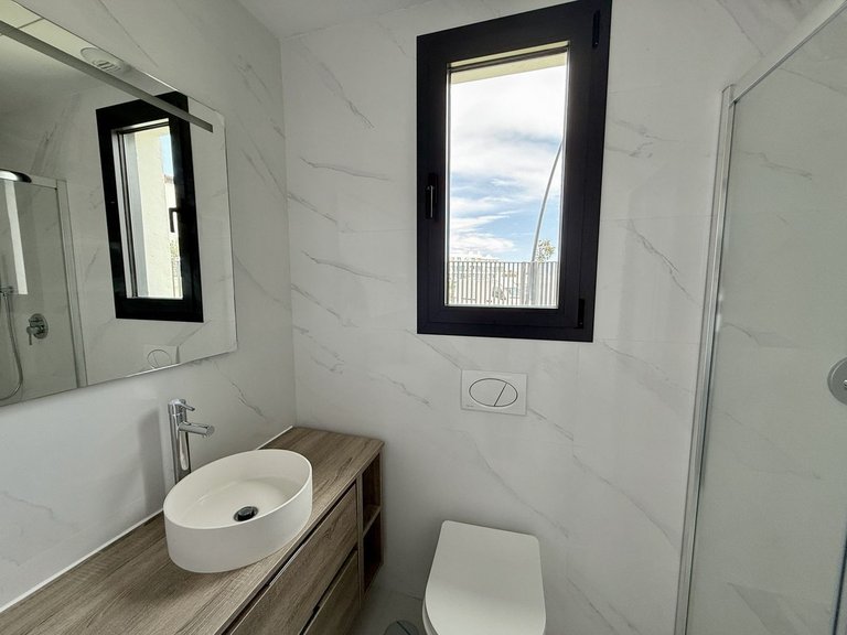 Apartment for Sale in Fuengirola, Malaga 16