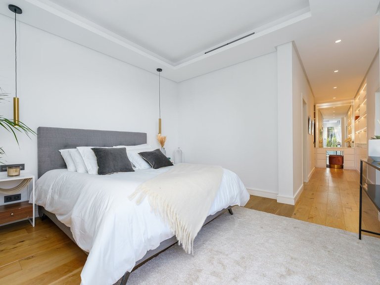 Villa for Sale in Nueva Andalucía, Malaga 11