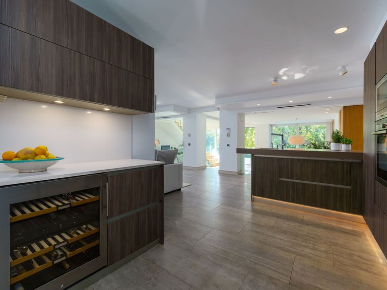 Villa for Sale in Nueva Andalucía, Malaga 12