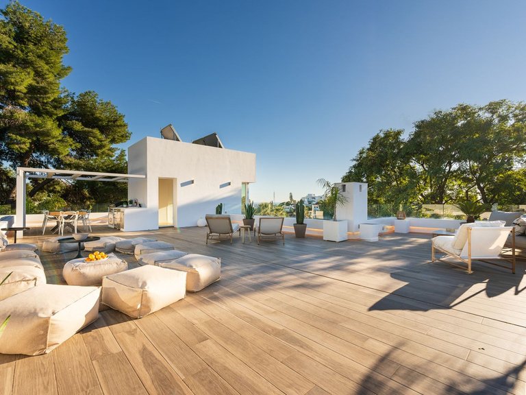 Villa for Sale in Nueva Andalucía, Malaga 18