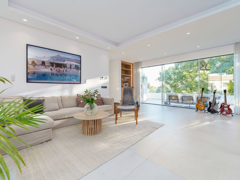 Villa for Sale in Nueva Andalucía, Malaga 25