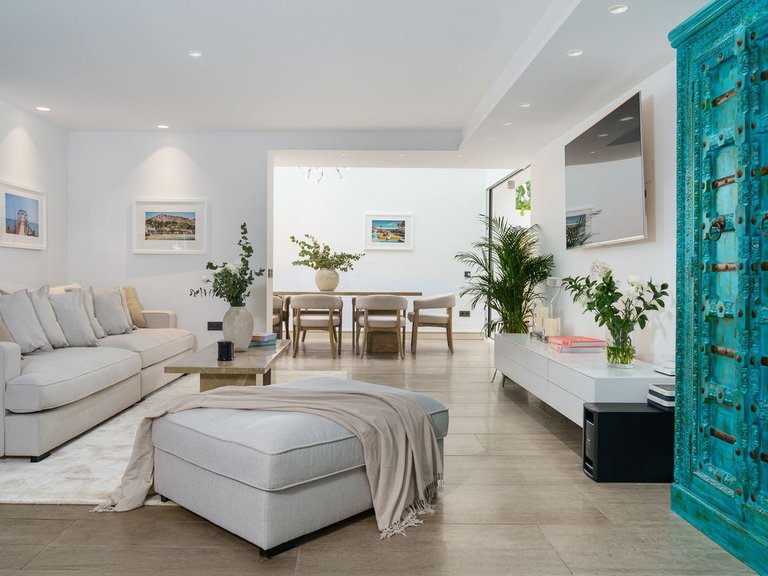 Villa for Sale in Nueva Andalucía, Malaga 3