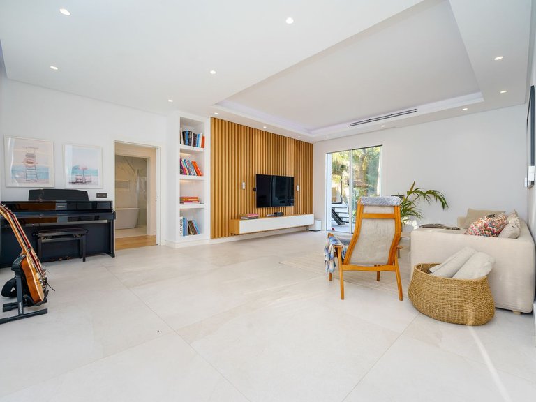 Villa for Sale in Nueva Andalucía, Malaga 6