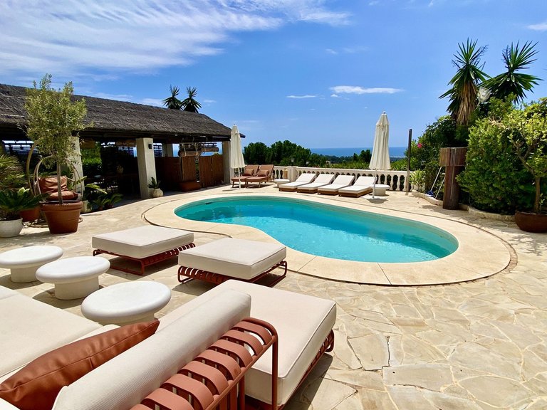 Apartment for Sale in Costa del Sol, El Padron, Malaga 1