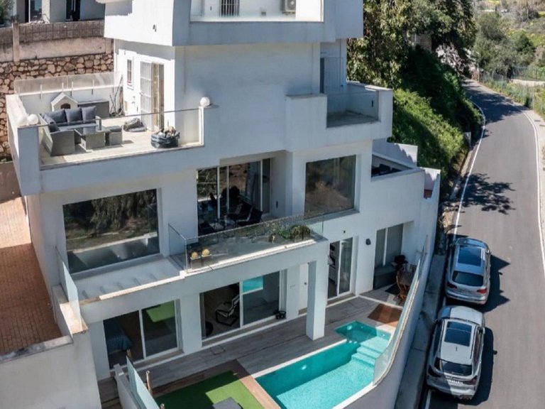 Villa for Sale in Benalmadena, Malaga 1