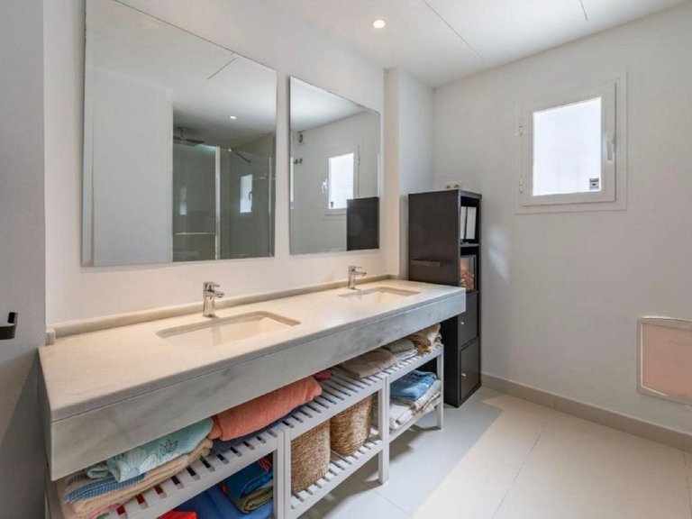 Villa for Sale in Benalmadena, Malaga 10