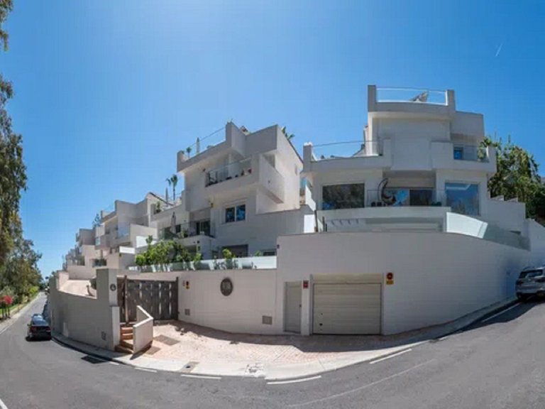 Villa for Sale in Benalmadena, Malaga 24