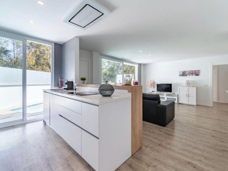 Villa for Sale in Benalmadena, Malaga 5