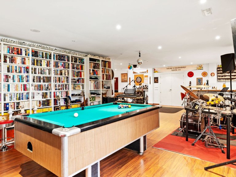 Villa for Sale in La Mairena, Malaga 23