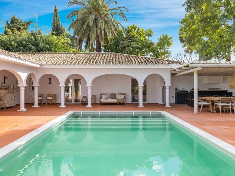 Villa for Sale in Hacienda Las Chapas, Malaga 24