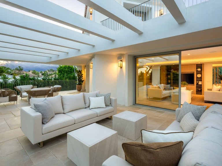 Villa for Sale in Nagüeles, Malaga 11