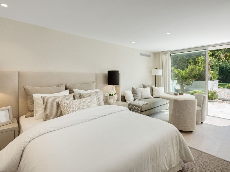 Villa for Sale in Nagüeles, Malaga 16