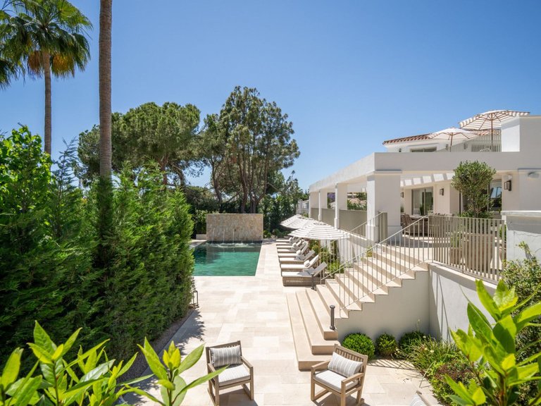 Villa for Sale in Nagüeles, Malaga 25
