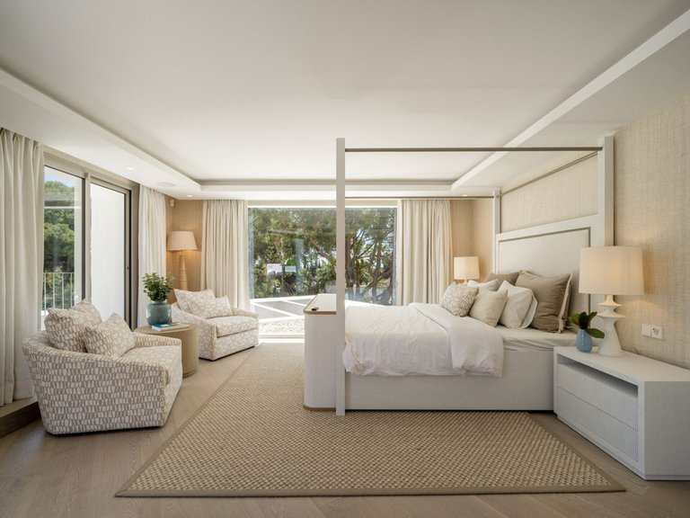 Villa for Sale in Nagüeles, Malaga 28