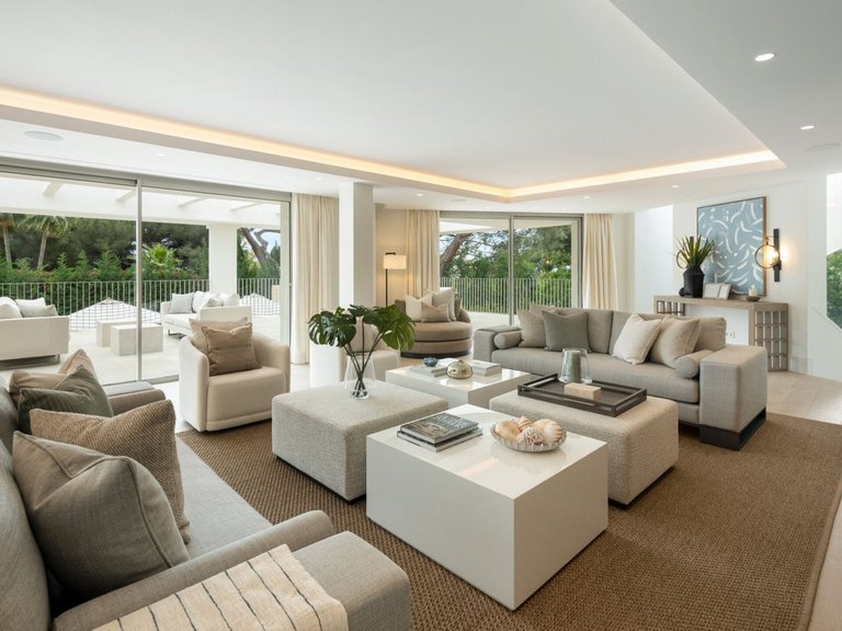 Villa for Sale in Nagüeles, Malaga 5