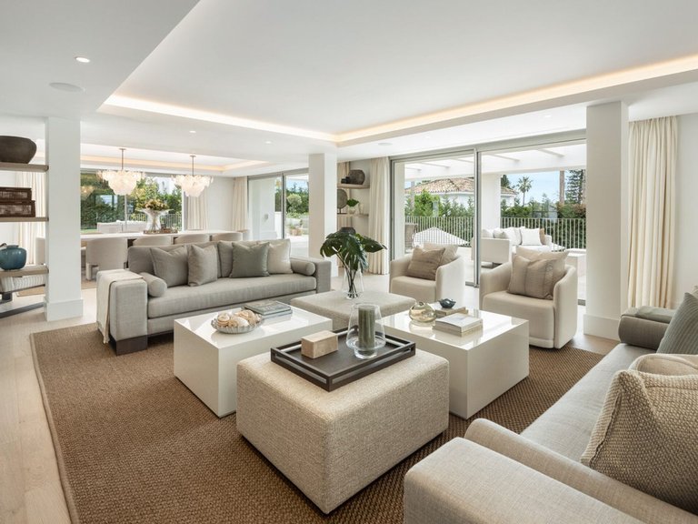 Villa for Sale in Nagüeles, Malaga 6