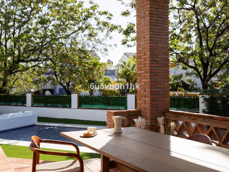 Villa for Sale in San Pedro De Alcántara, Malaga 1