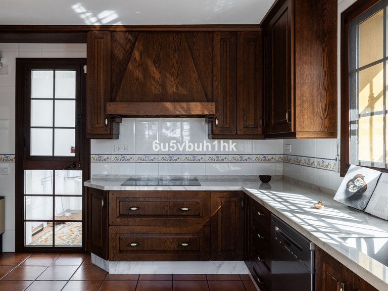 Villa for Sale in San Pedro De Alcántara, Malaga 12