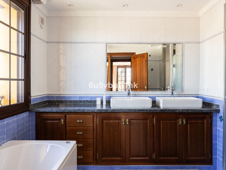 Villa for Sale in San Pedro De Alcántara, Malaga 20