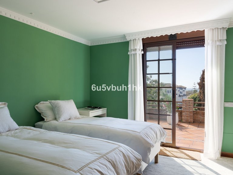 Villa for Sale in San Pedro De Alcántara, Malaga 26