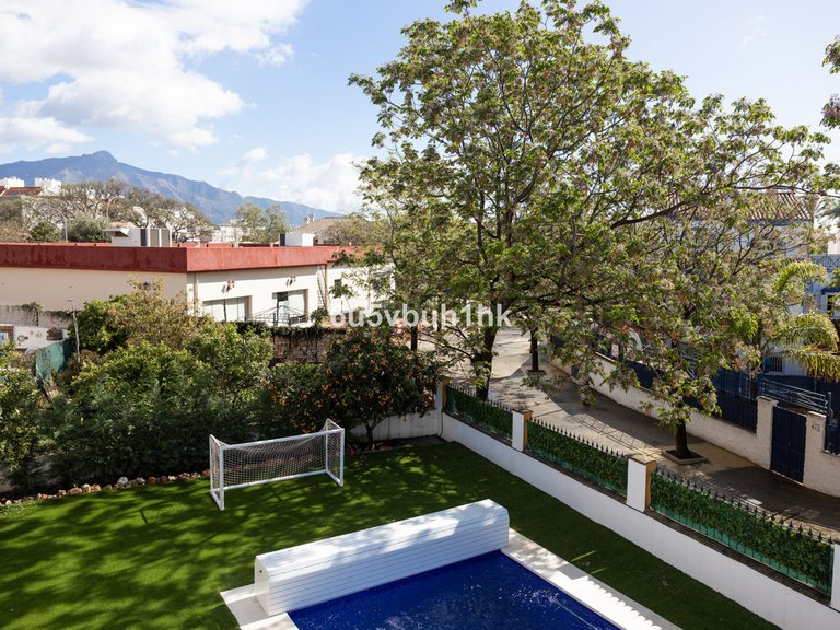 Villa for Sale in San Pedro De Alcántara, Malaga 39