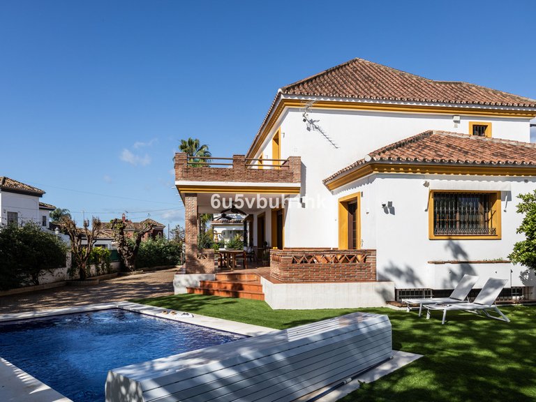Villa for Sale in San Pedro De Alcántara, Malaga 41