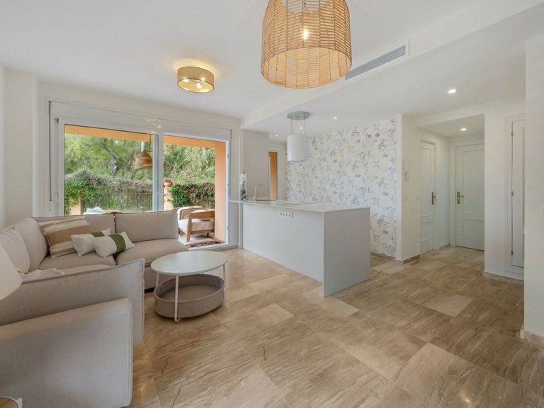 Apartment for Sale in Las Chapas, Malaga 3