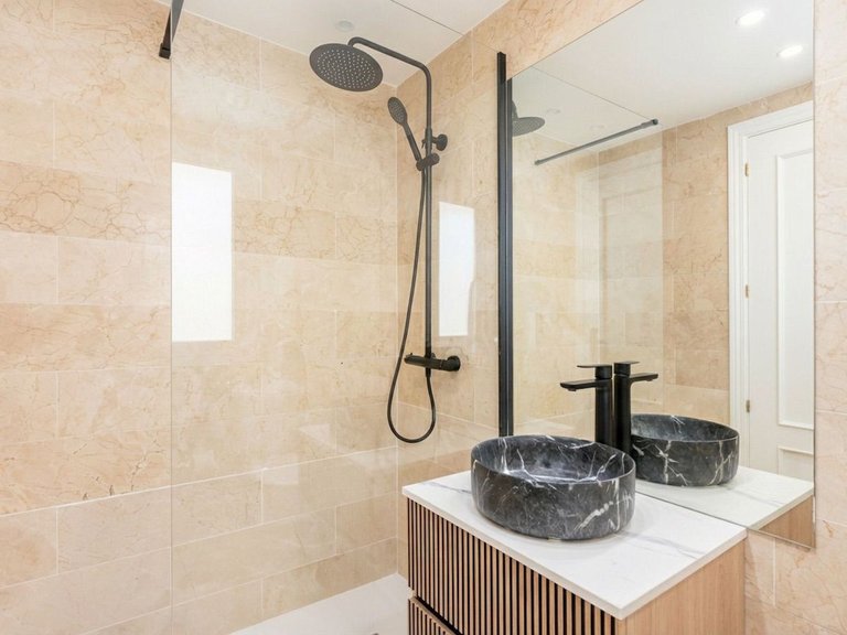 Apartment for Sale in Las Chapas, Malaga 6
