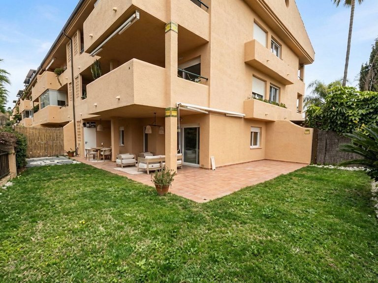 Apartment for Sale in Las Chapas, Malaga 7