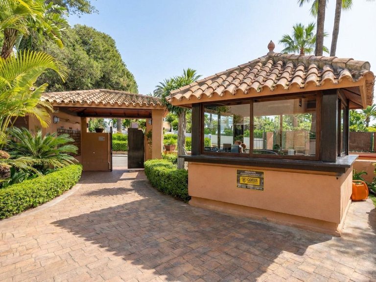 Apartment for Sale in Las Chapas, Malaga 9